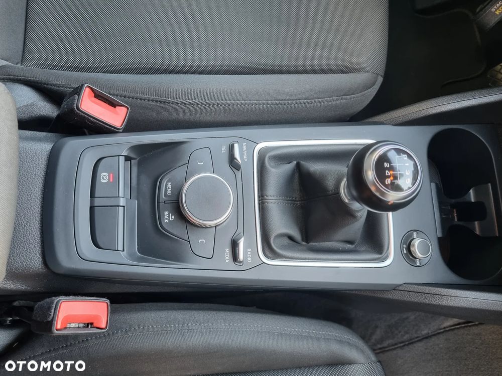 Audi Q2 35 TFSI design - 38