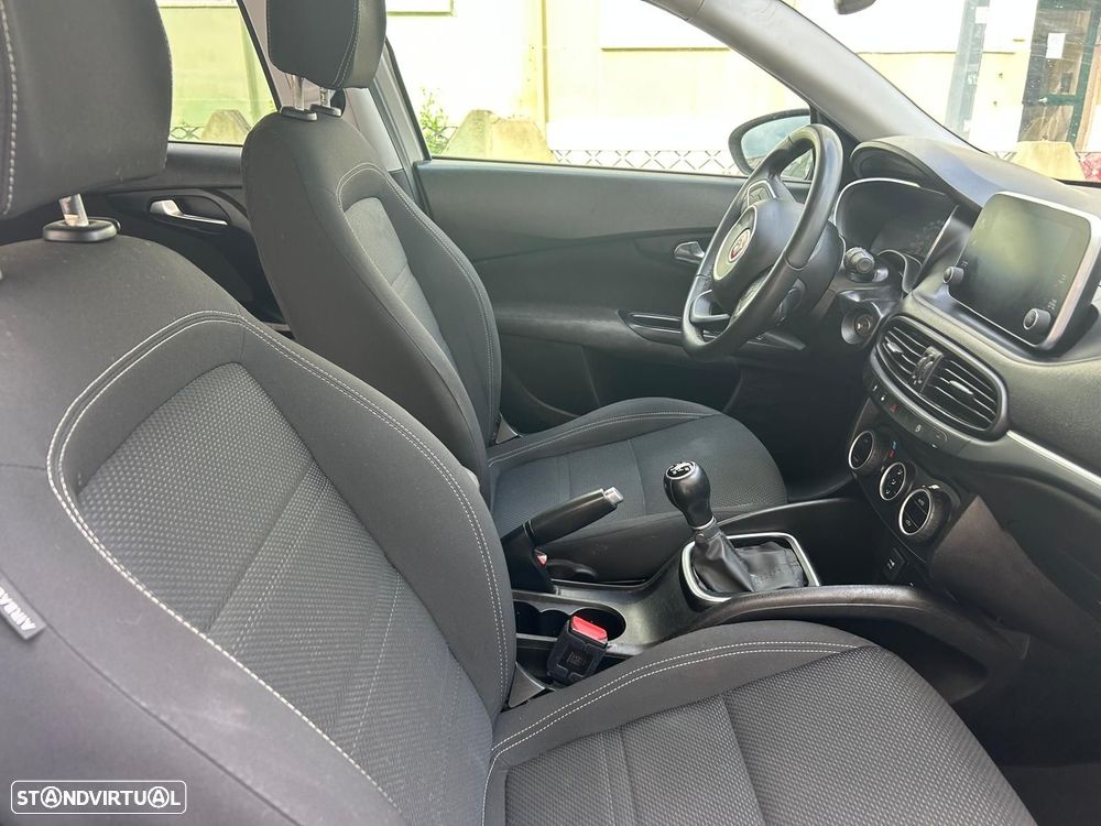 Fiat Tipo Station Wagon 1.3 M-Jet Street - 14