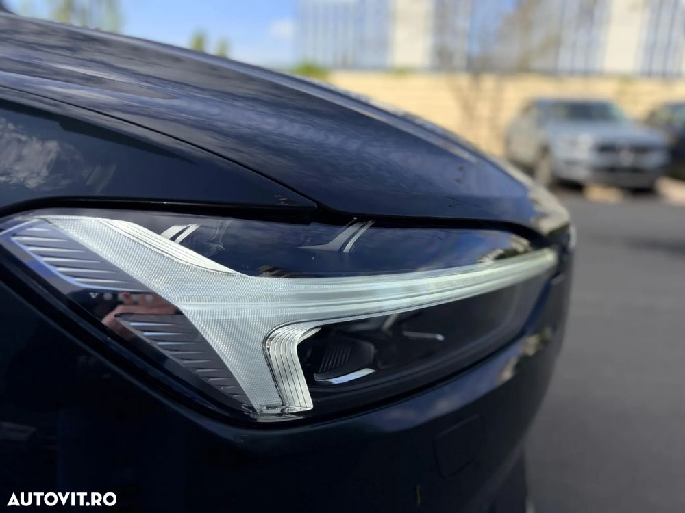 Volvo XC 60 B4 D AWD Geartronic Momentum Pro - 19