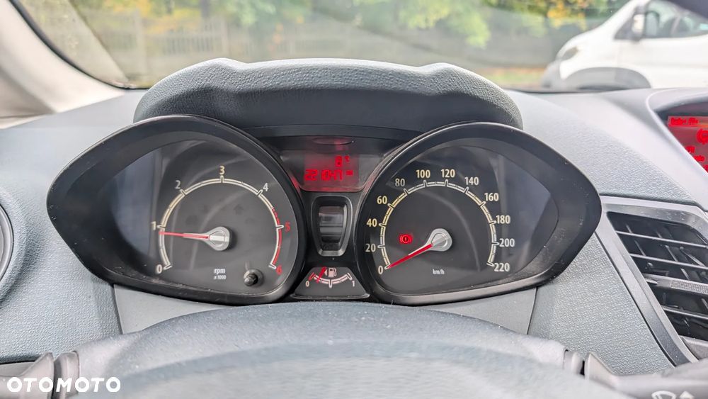 Ford Fiesta 1.4 TDCi Ambiente - 13