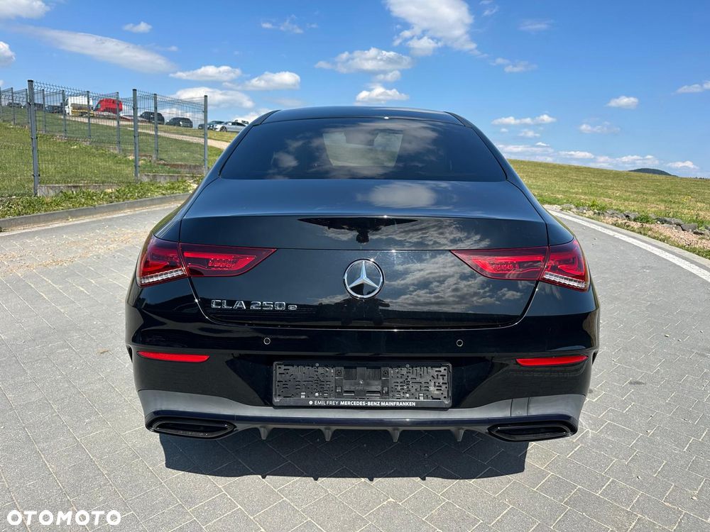 Mercedes-Benz CLA - 4