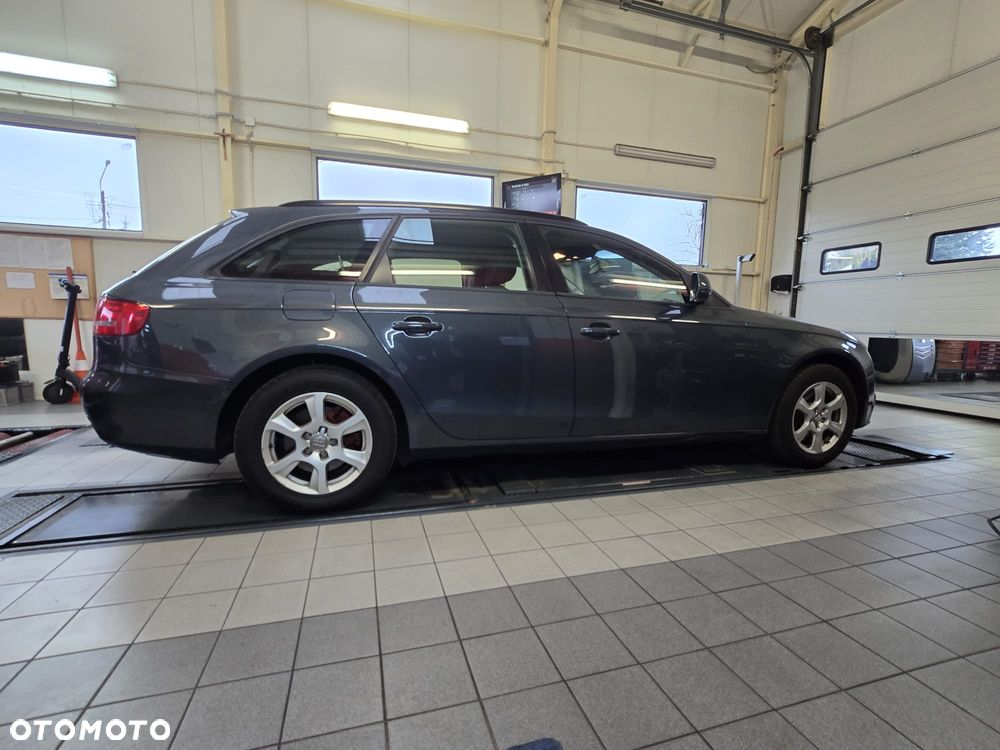 Audi A4 Avant 2.0 TDI DPF Ambition - 13