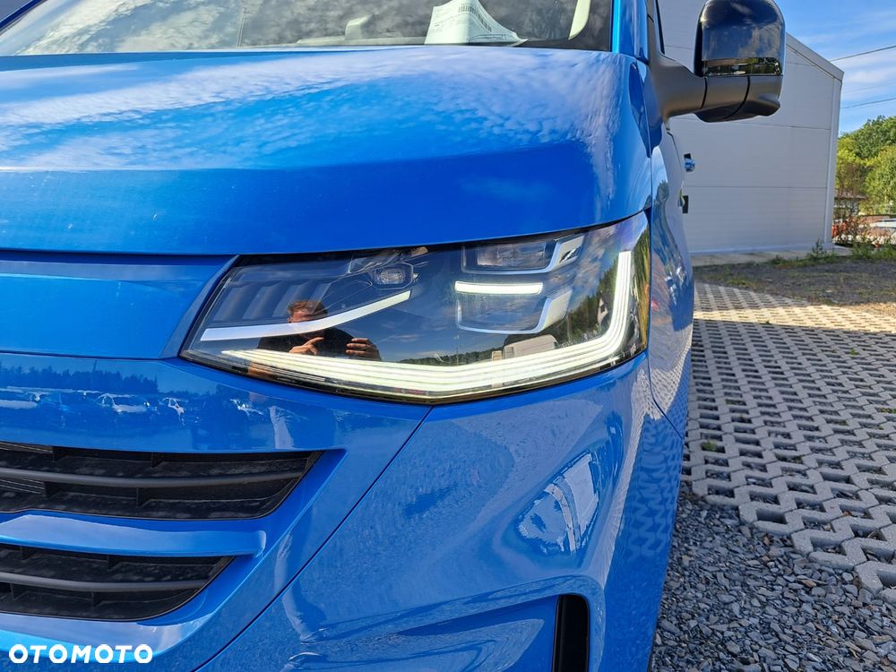 Volkswagen Caravelle - 9