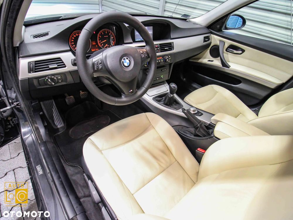 BMW Seria 3 325xi - 17