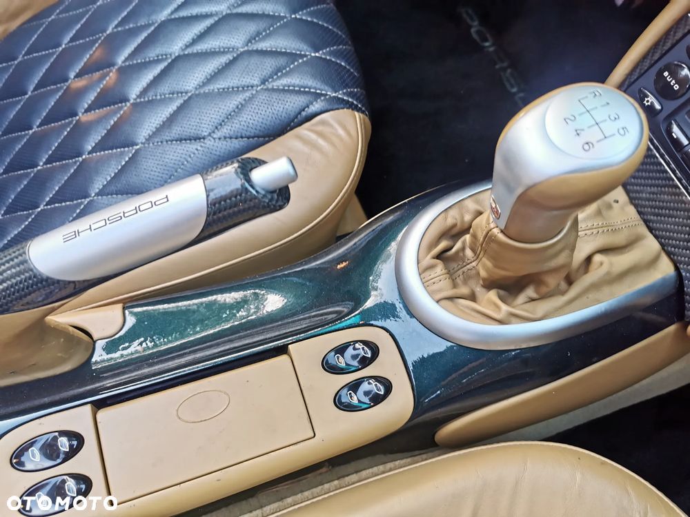 Porsche 911 Carrera Cabrio - 13