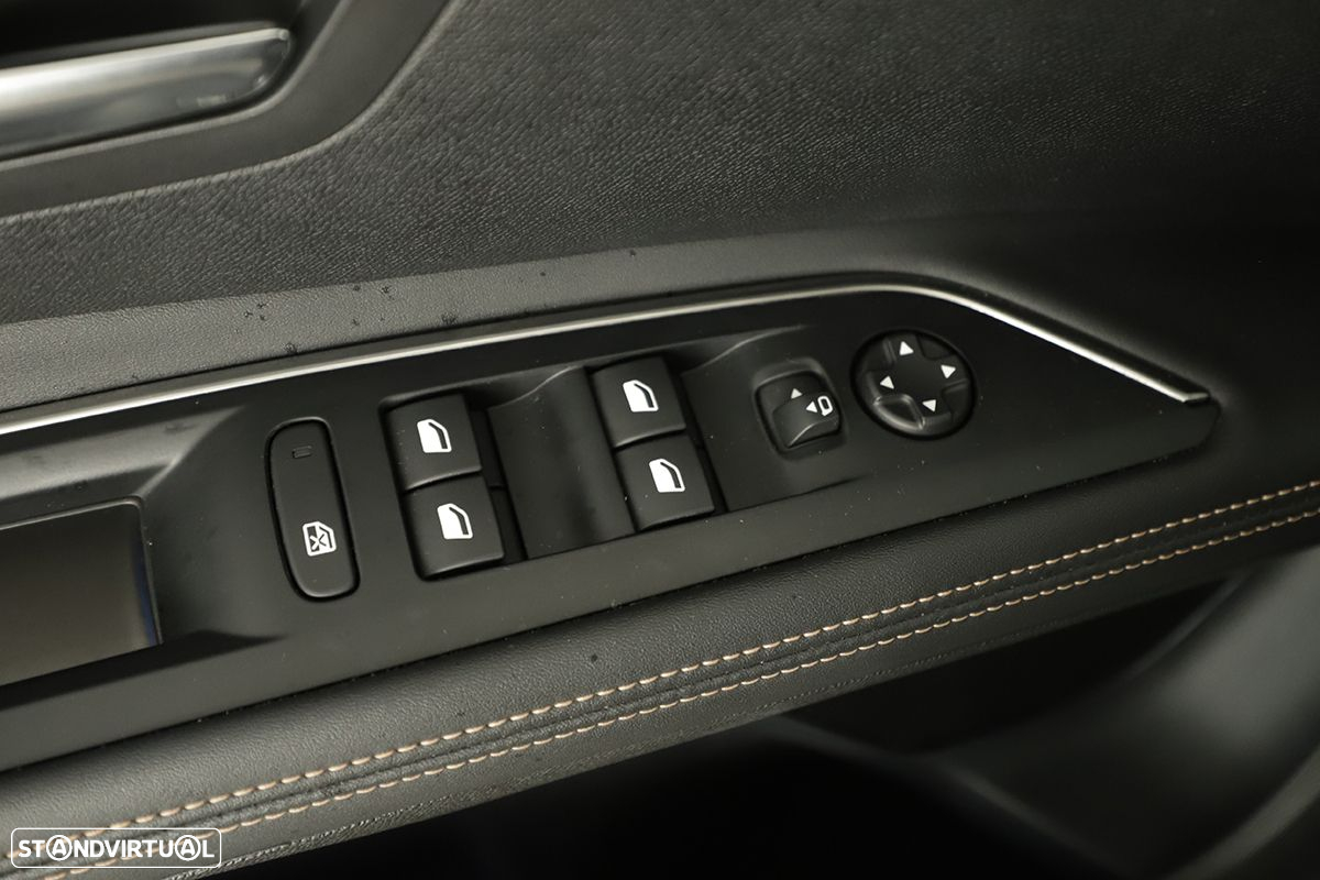 Peugeot 5008 1.2 PureTech GT EAT8 - 21