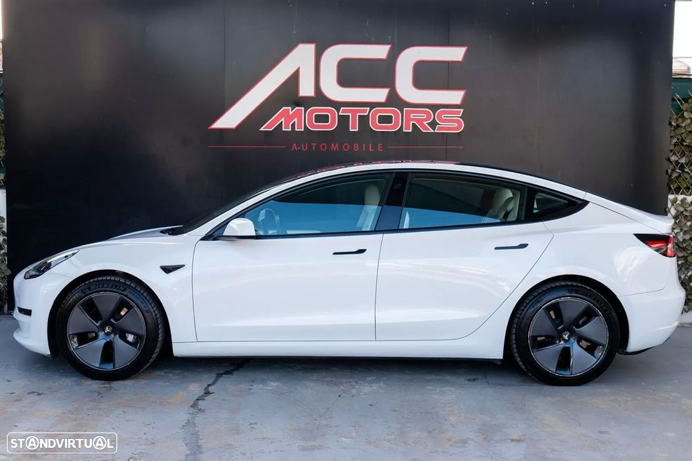 Tesla Model 3 - 4