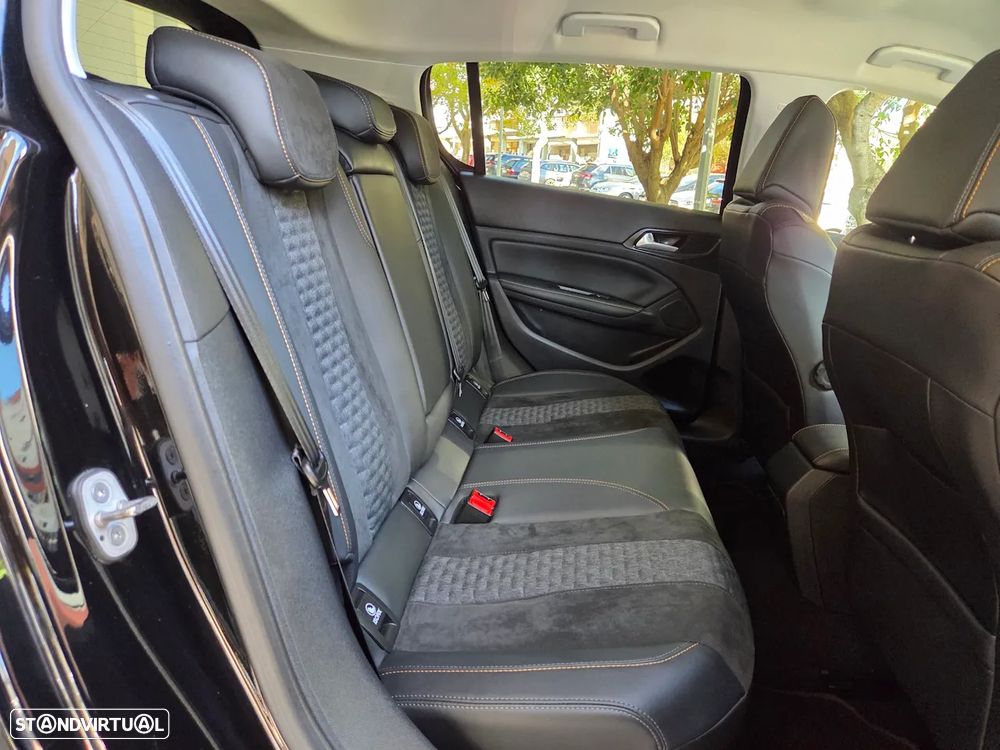 Peugeot 308 1.2 PureTech Allure EAT8 - 28