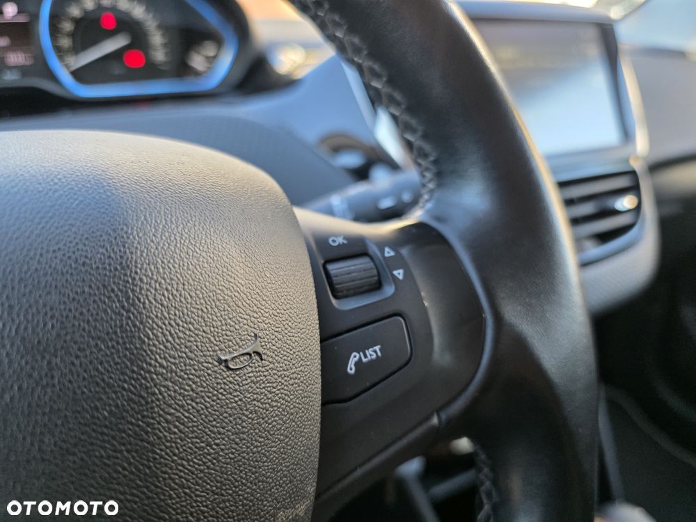 Peugeot 2008 PureTech 110 Stop&Start EAT6 Allure - 28