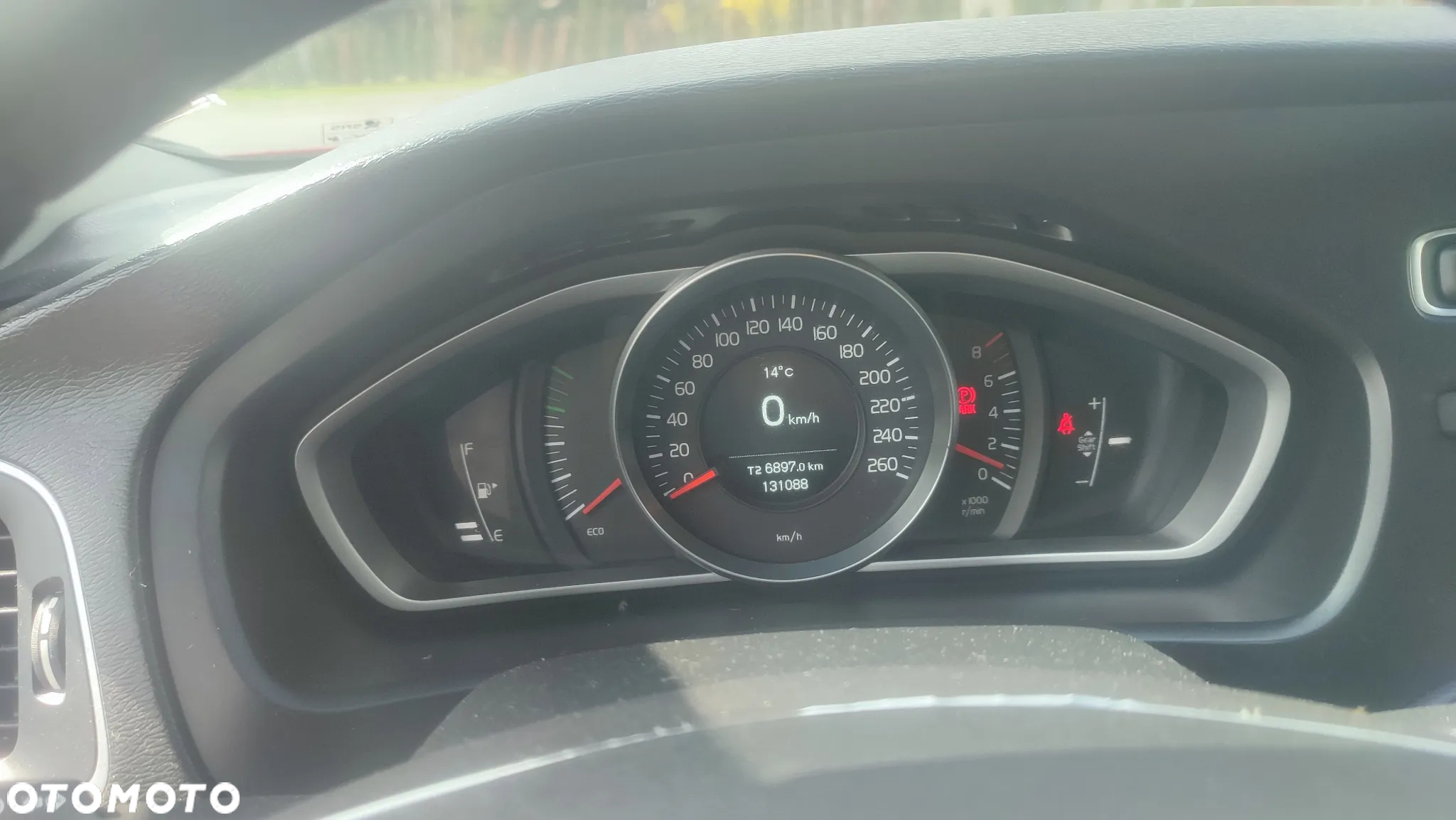 Volvo V40 T2 Momentum - 12