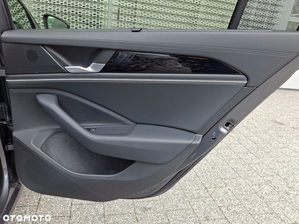 Volkswagen Passat - 20