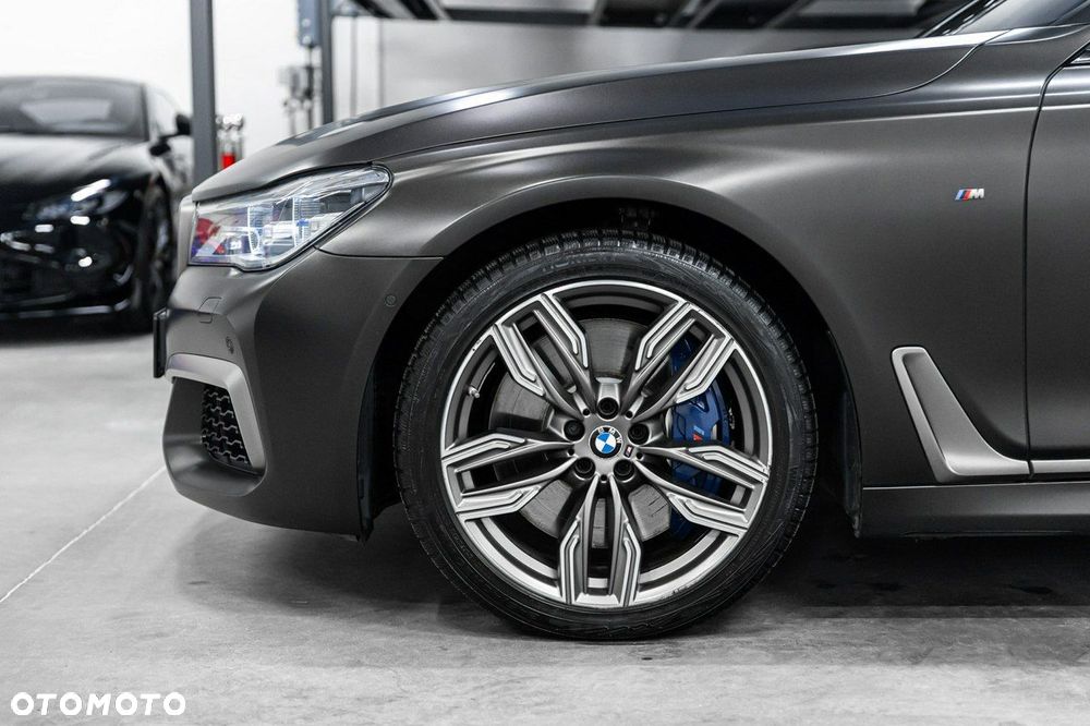 BMW Seria 7 M760Li xDrive - 16