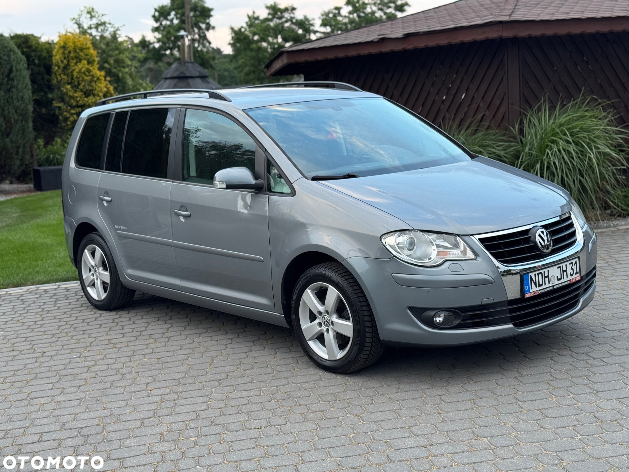 Volkswagen Touran 1.4 TSI Comfortline - 2