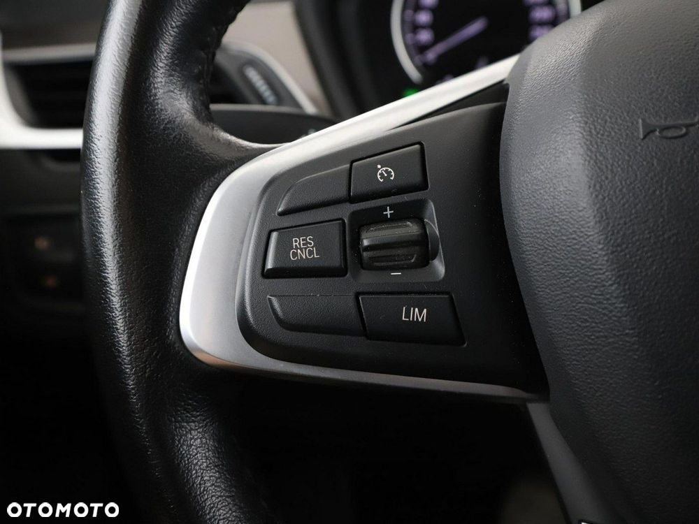 BMW X1 sDrive20d xLine - 32