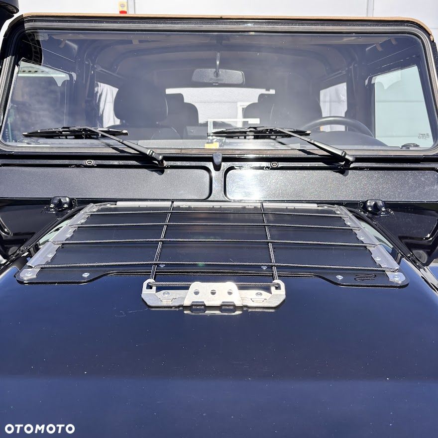 Land Rover Defender 2.4 TD4 SE - 4