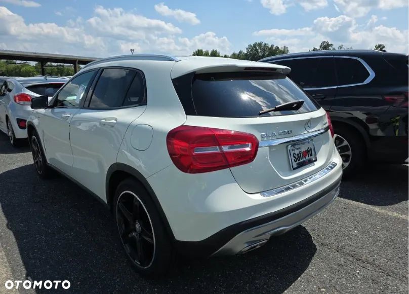 Mercedes-Benz GLA 250 4Matic 7G-DCT AMG Line - 5