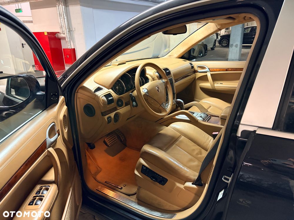 Porsche Cayenne Turbo - 20