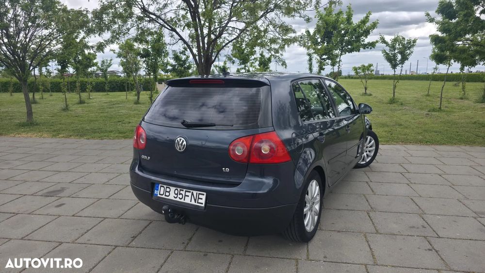 Volkswagen Golf - 5
