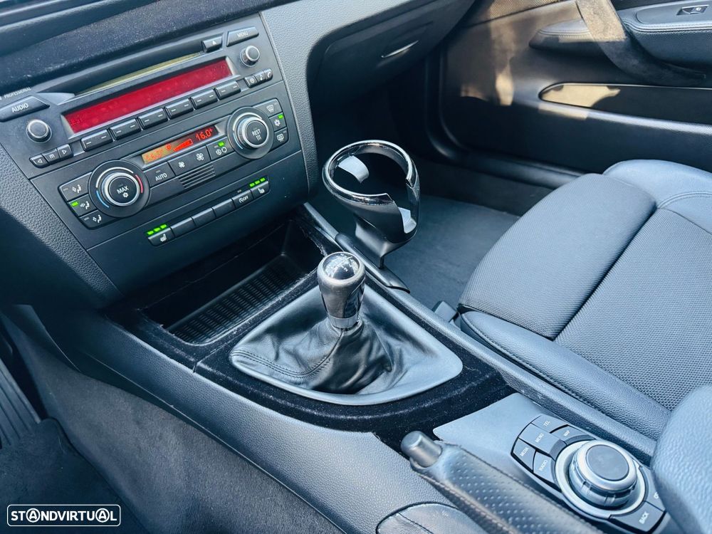 BMW 118 d Pack M - 26