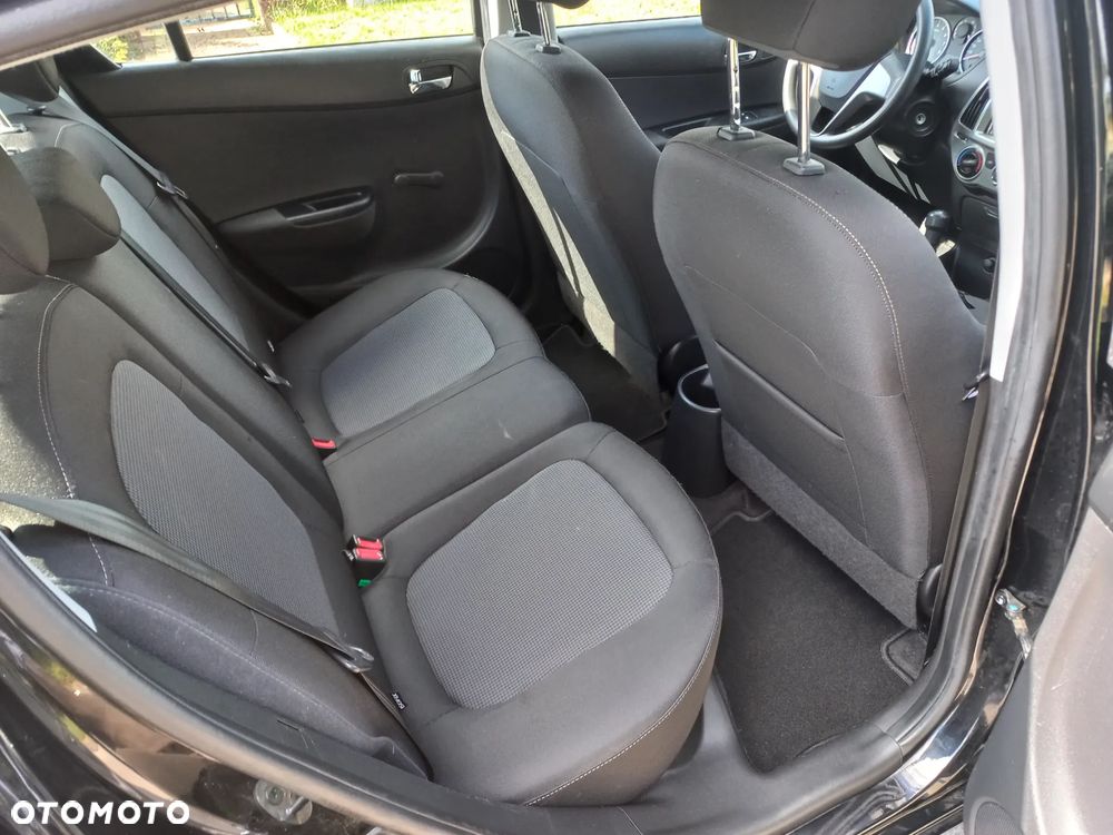 Hyundai i20 1.2 Trend - 24