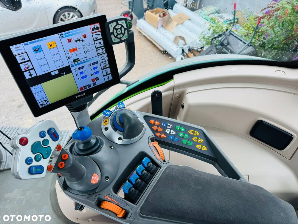 Fendt 828 Vario Profi Plus - 11