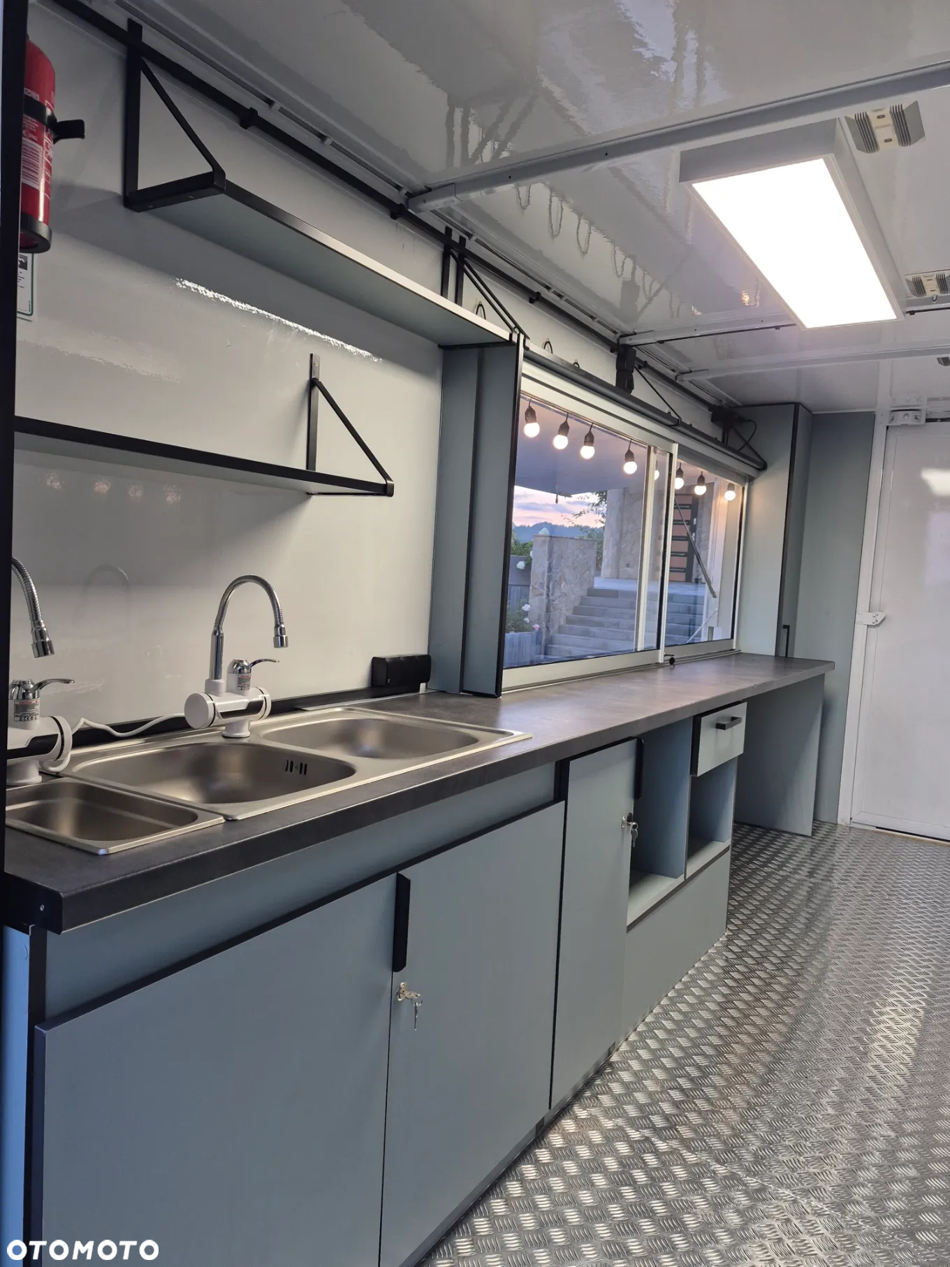 Iveco Food Truck Sklep Bar Specjalny - 11