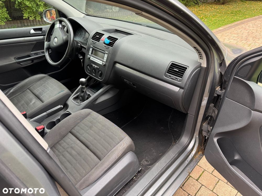 Volkswagen Golf - 6