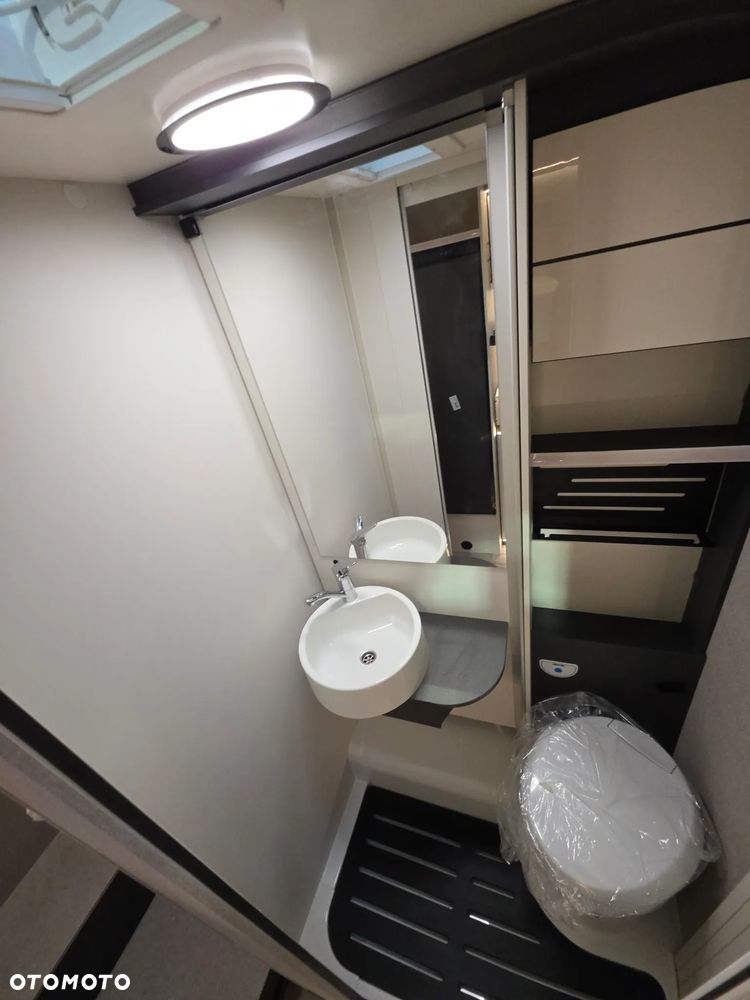 McLOUIS SLIM 339 UKŁAD ŁÓŻEK NIEMIECKICH GARAZ 6,69M 2.0 4 OSOBOWY - 37