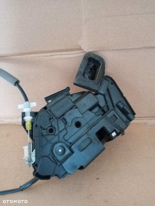 Zamek drzwi prawy przód przedni 7 PIN klamka VW Golf VII - 4