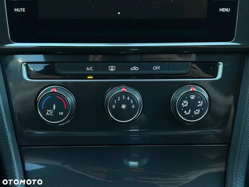 Volkswagen Golf 1.4 TSI BMT Comfortline DSG - 26