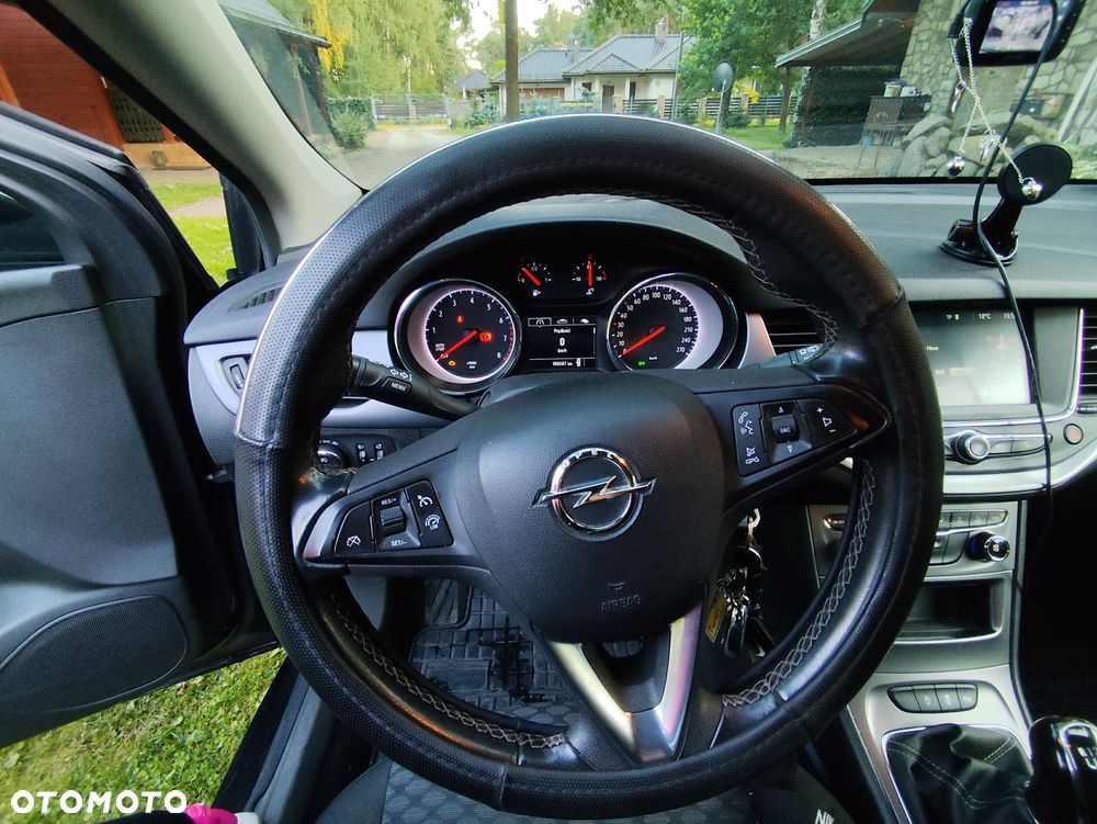 Opel Astra 1.4 T Enjoy S&S - 9