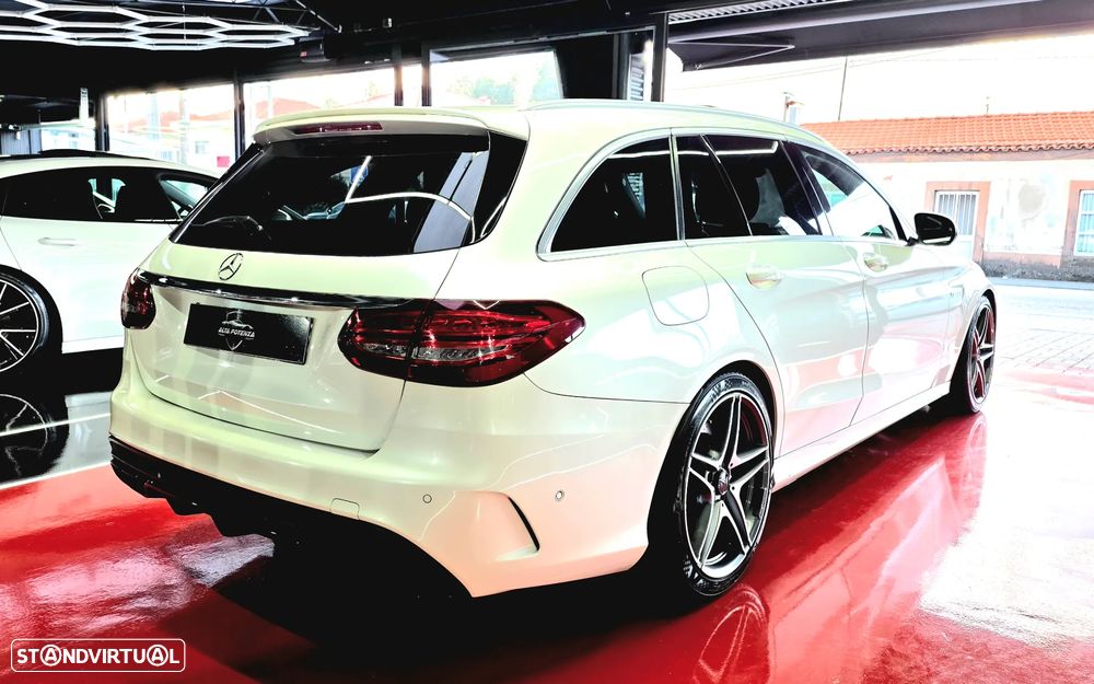 Mercedes-Benz C 63 AMG Standard - 6