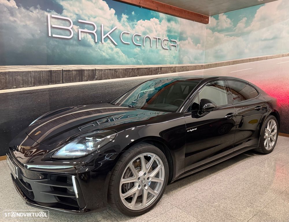 Porsche Panamera 4 E-Hybrid - 1