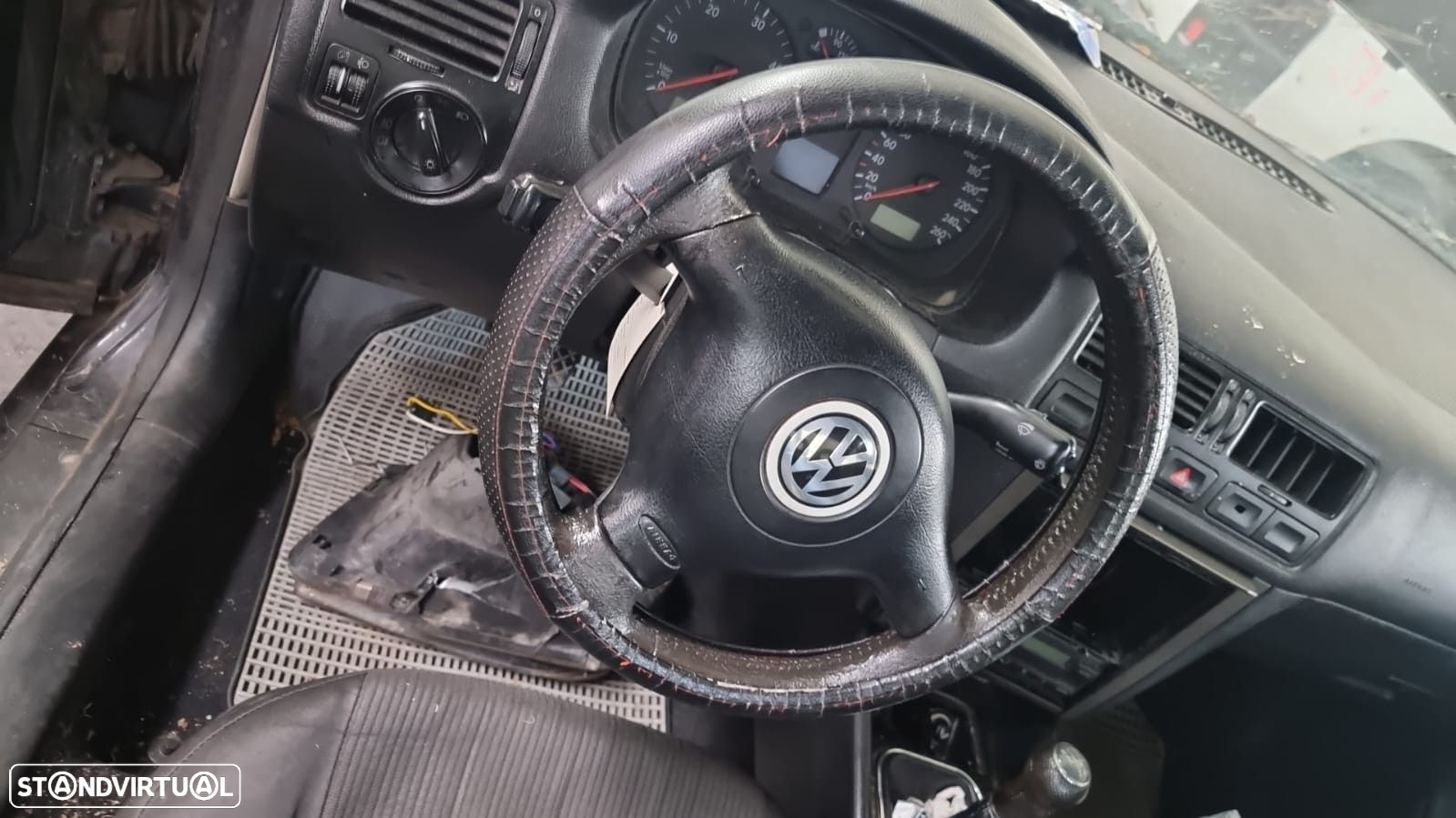 Vw Bora 1.9 TDI de 2000 disponível para peças - 4