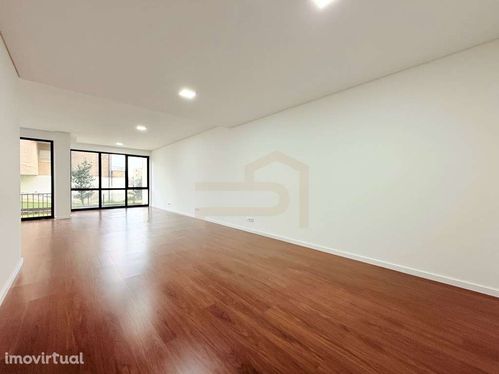 Armazém para arrendamento em Calendário, Vila Nova de Famalicão - Grande imagem: 2/12