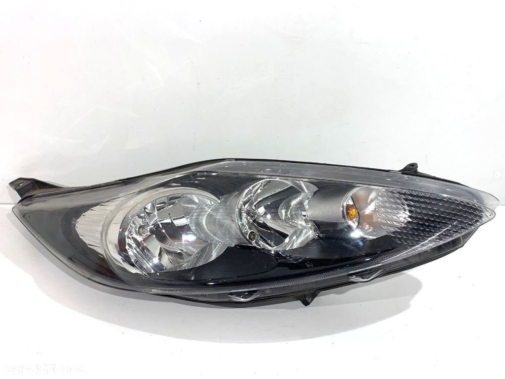 REFLEKTOR PRAWY PRZÓD FORD FIESTA VI (CB1, CCN) 2008 - 2022 1.25 44 kW [60 KM] benzyna 2008 - 2017 - 1