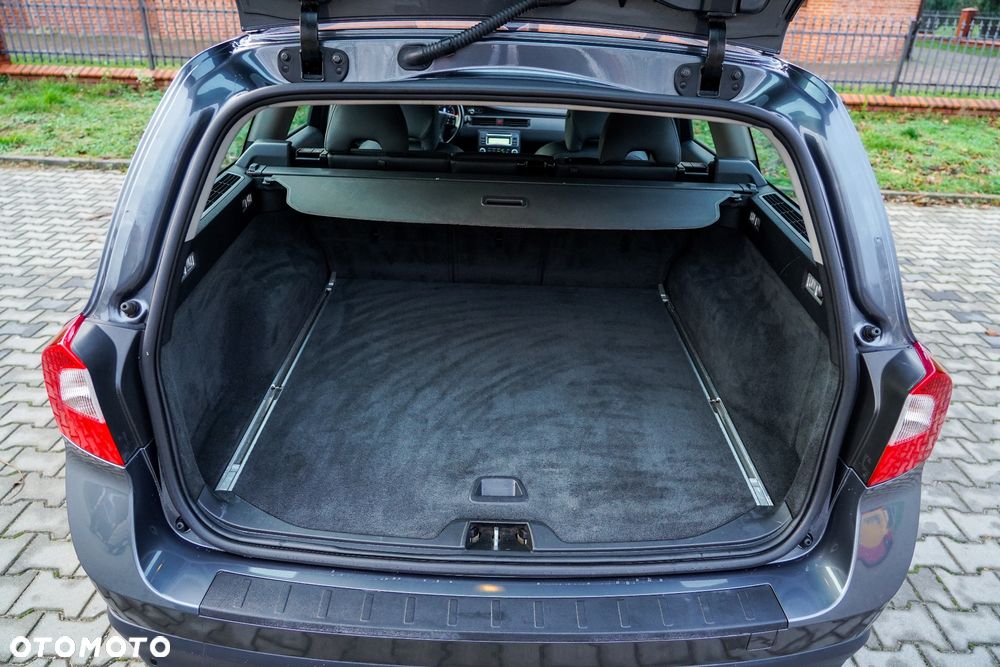 Volvo V70 D4 AWD Kinetic - 8