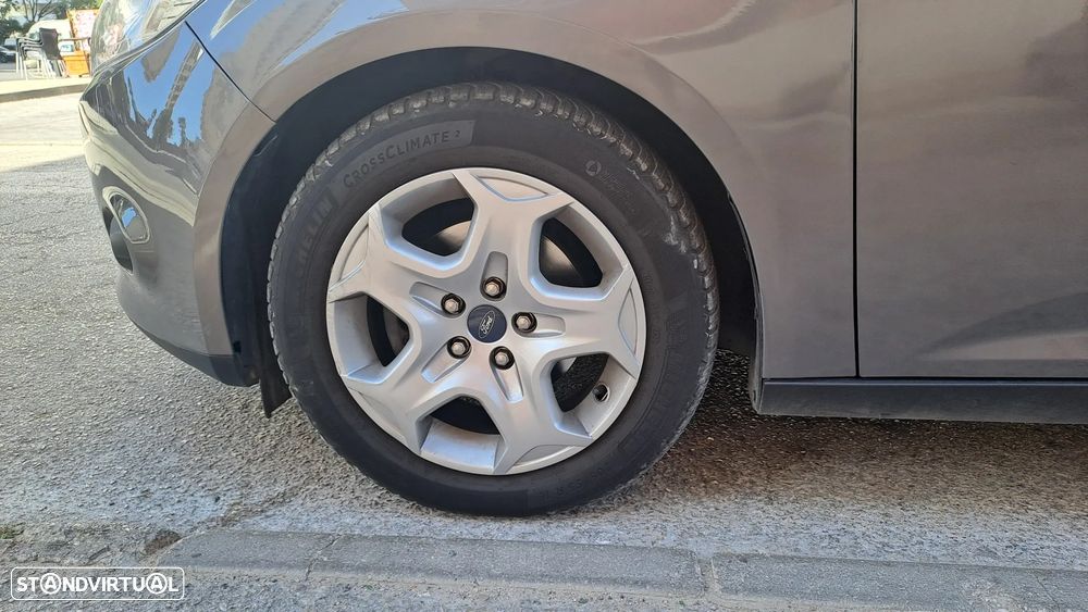 Ford Focus - 13