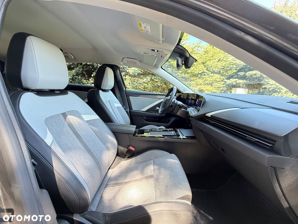 Opel Astra 1.2 T Elegance S&S - 28