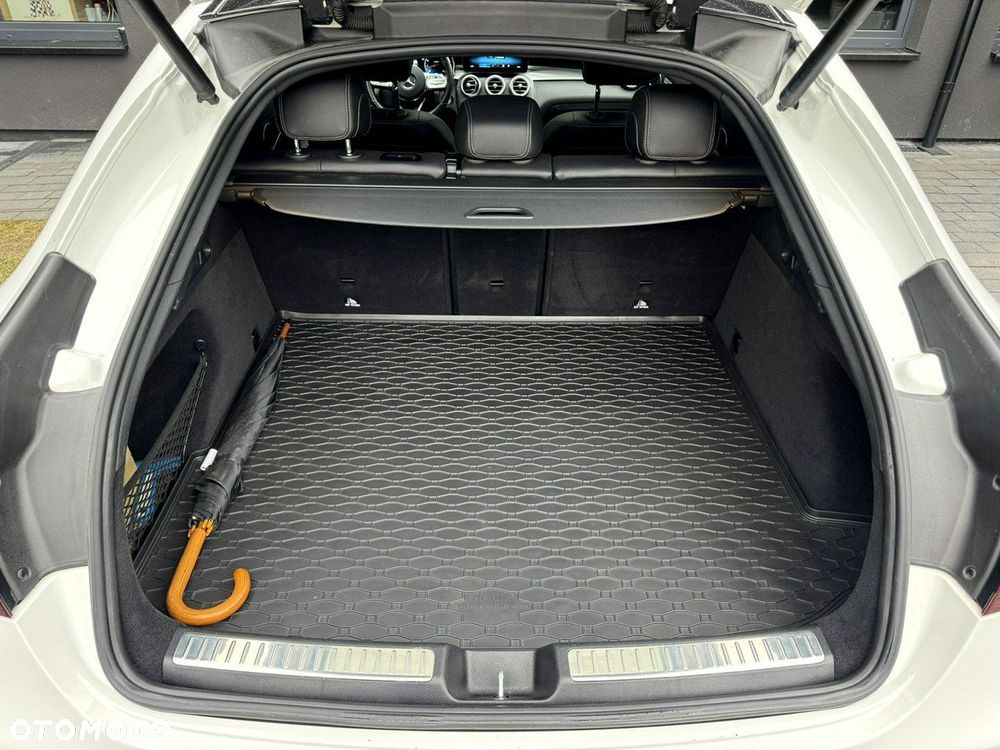 Mercedes-Benz GLC 300 4Matic 9G-TRONIC AMG Line Plus - 28