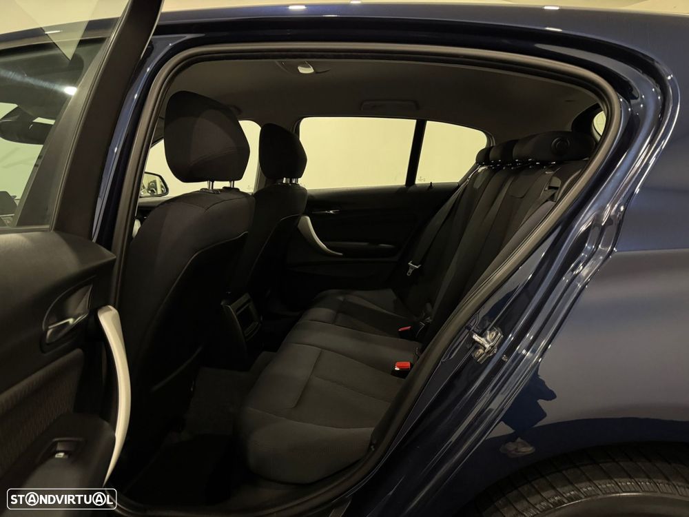 BMW 116 d Line Urban - 29