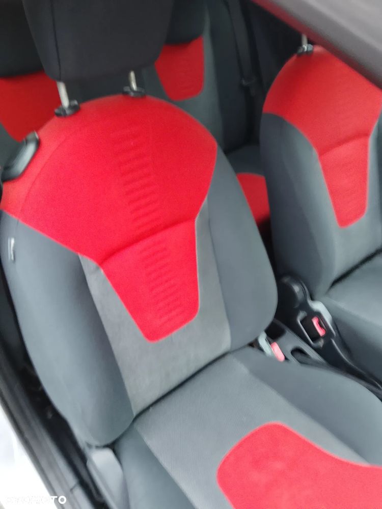 Ford KA 1.2 Titanium (air2) - 8