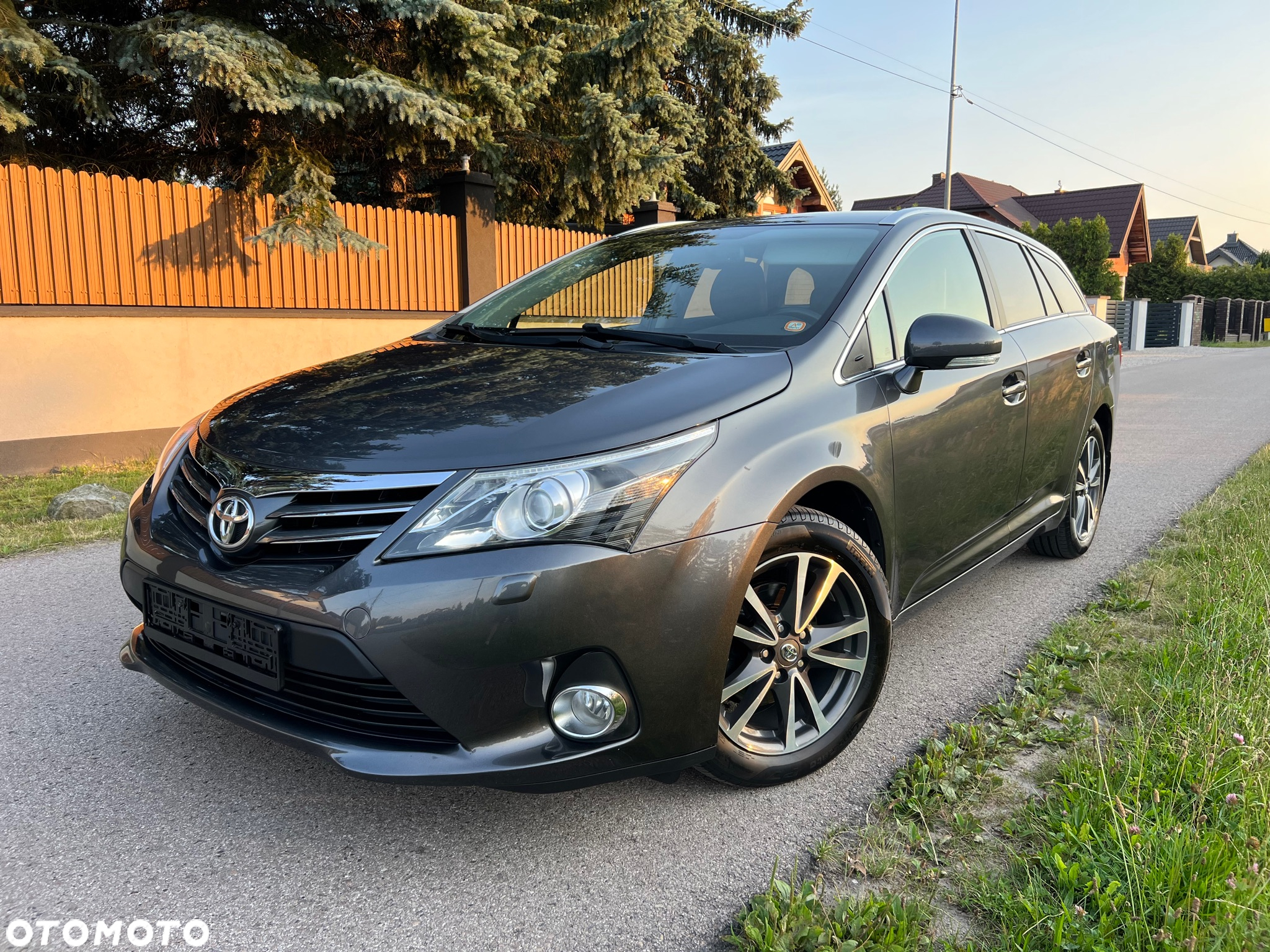 Toyota Avensis 1.8 Premium - 9