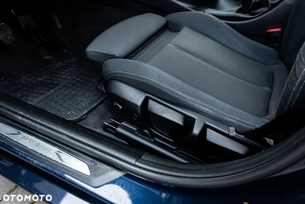 BMW Seria 3 320d DPF Edition Sport - 36