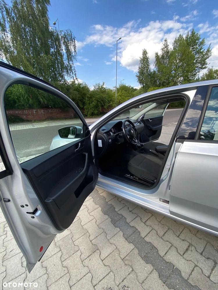 Skoda RAPID 1.2 TSI Active - 9