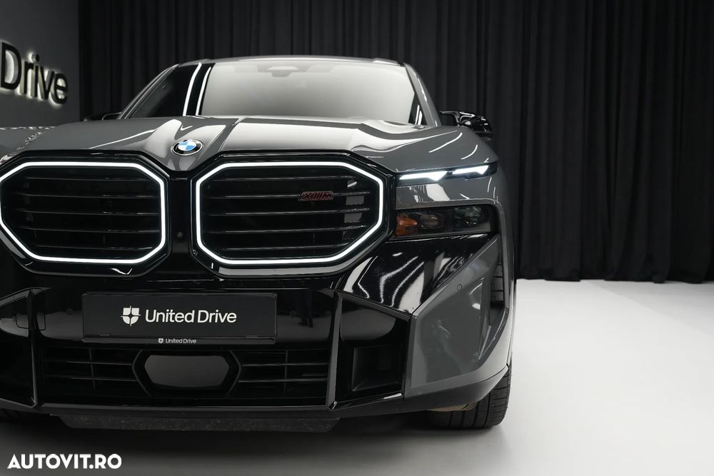 BMW XM Label Red - 8