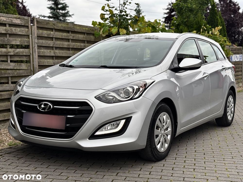 Hyundai i30 blue 1.6 CRDi Classic Navigation - 1