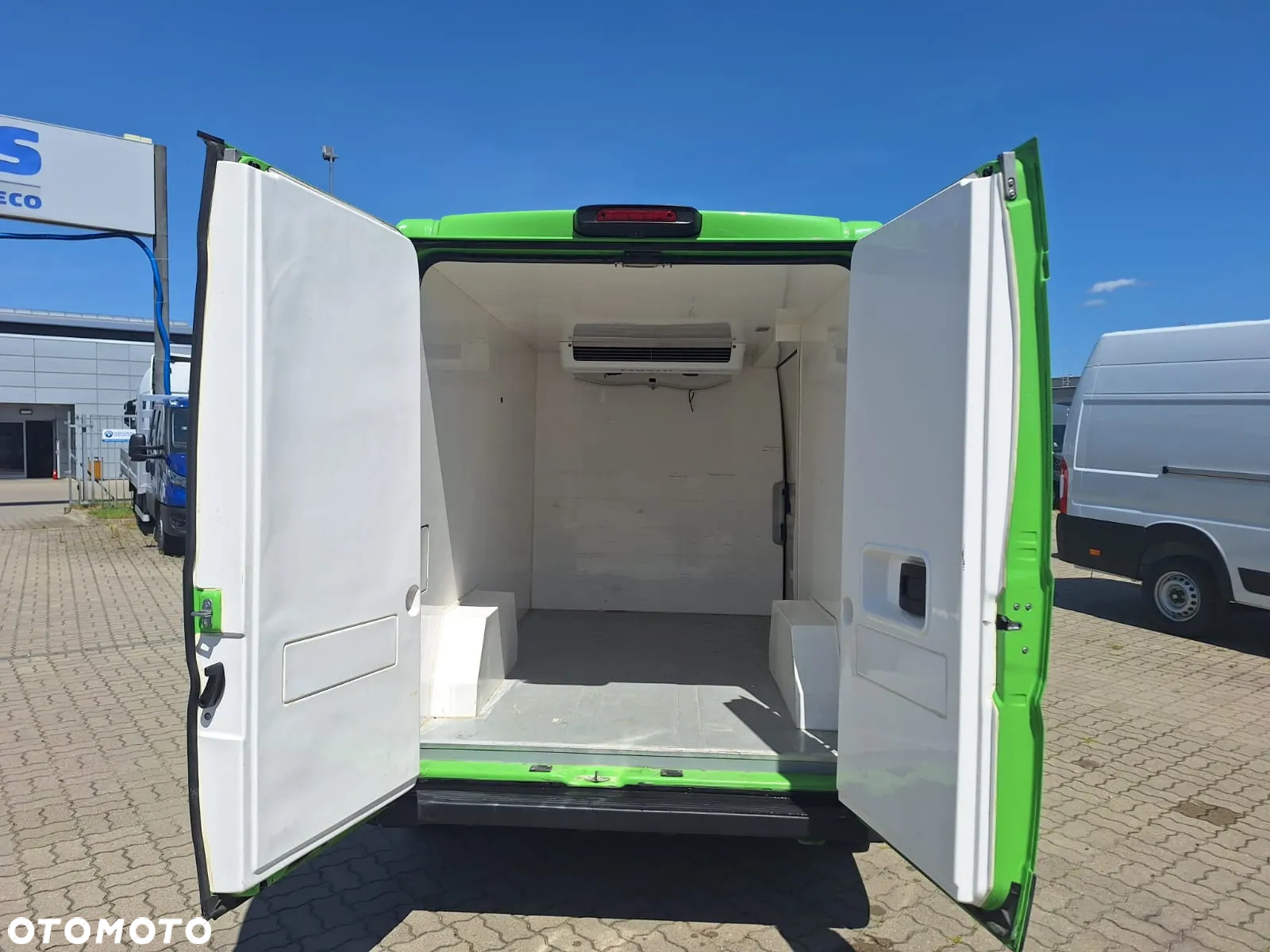 Fiat Ducato L2H2 izoterma wewnętrzna Zanotti 350 -20st grube ściany - 15