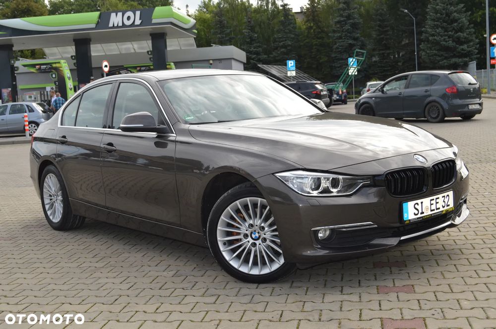 BMW Seria 3 318d Luxury Line - 15