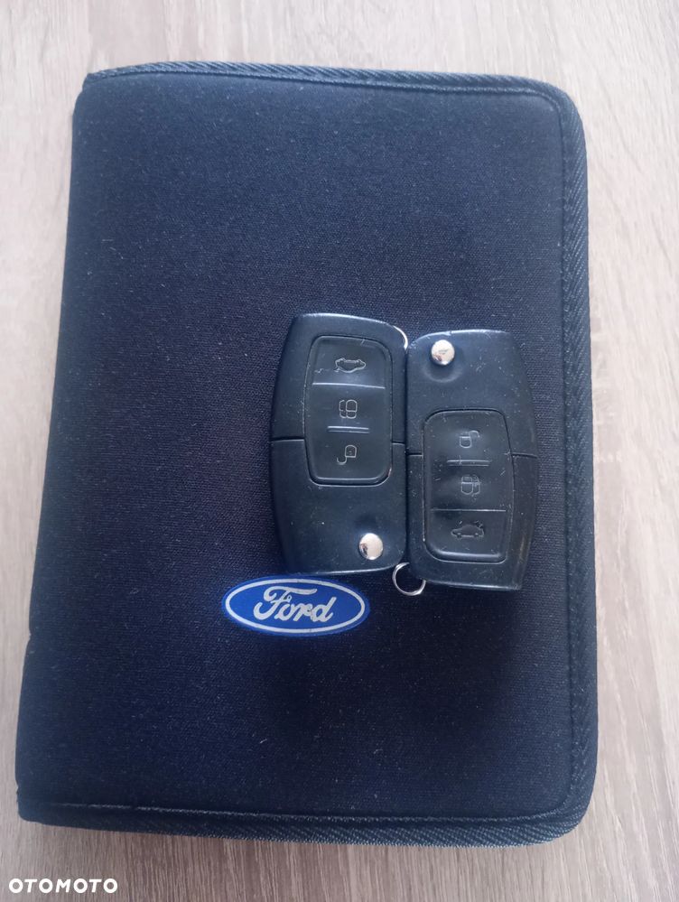 Ford Focus - 25